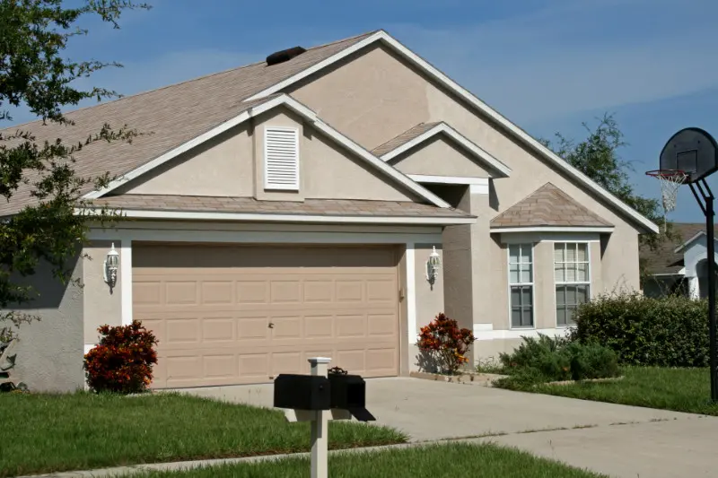 A house with a mailbox in front of it.